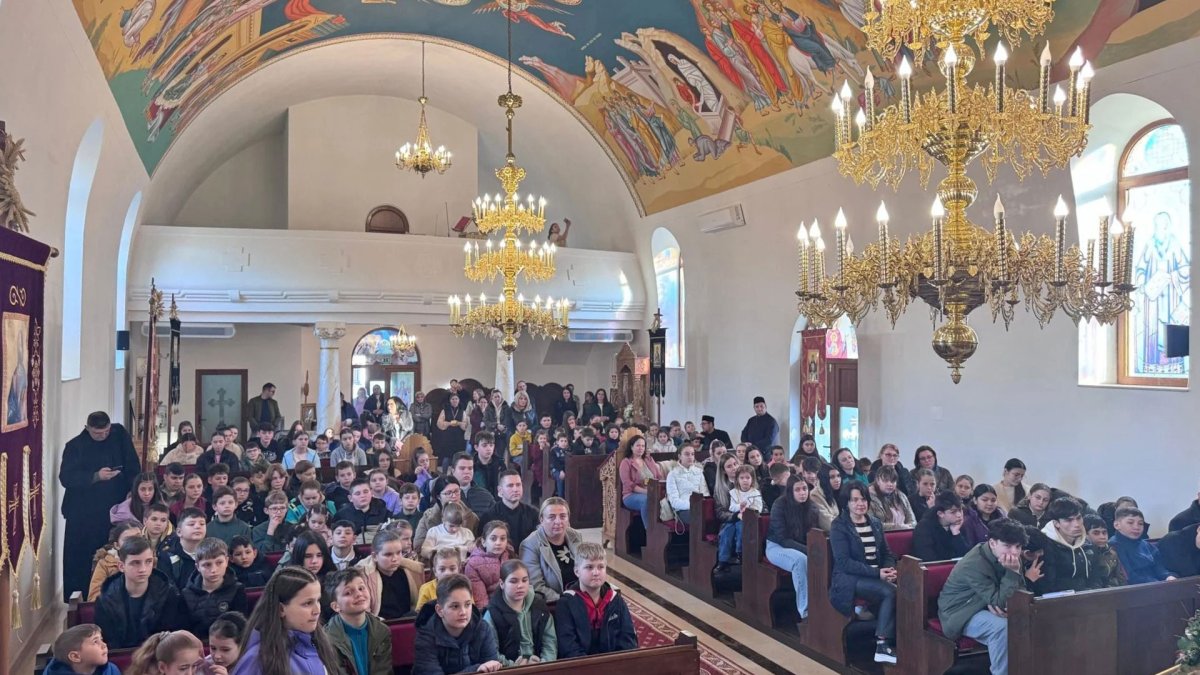 Cateheza „Ortodoxia prin ochii tinerilor”, în parohia sălăjeană Crasna