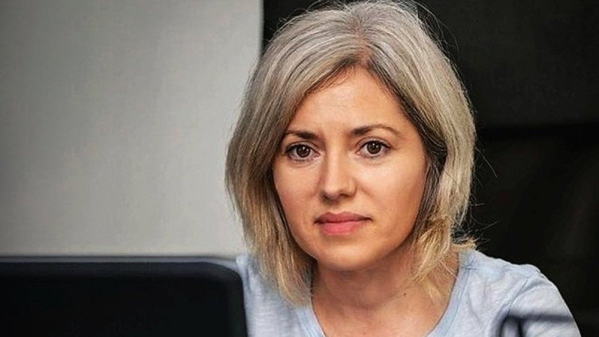 Educatoarele societăţii