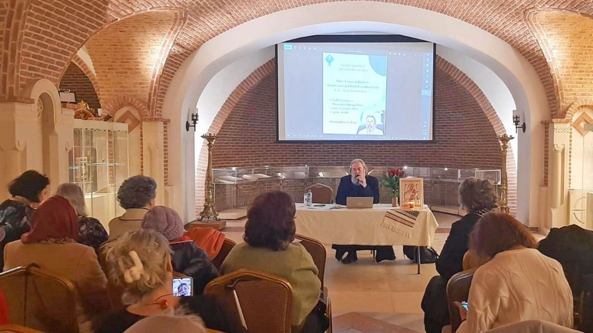 Conferința „Între Cruce și Înviere: despre curajul femeii credincioase”