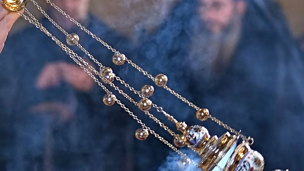 Dicționar teologic: cădelniţă; căţuie