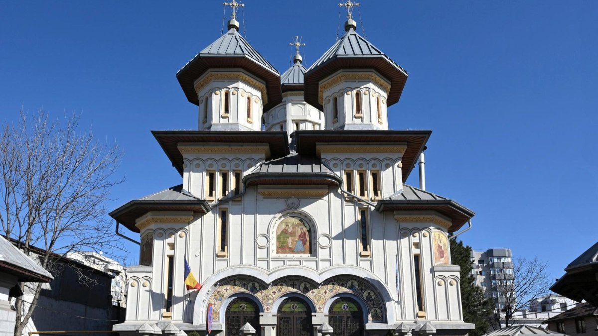 Sclipirile Luminii: Biserica „Buna Vestire”-Belu din Bucureşti