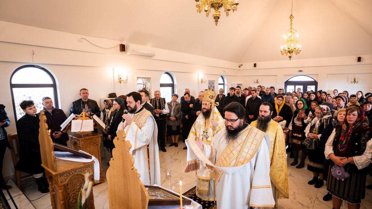 Liturghie arhierească la Parohia „Sfânta Treime” Șcheia III, Suceava