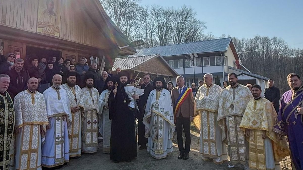 Prezență arhierească la hramul schitului din Drăgușani, Bacău