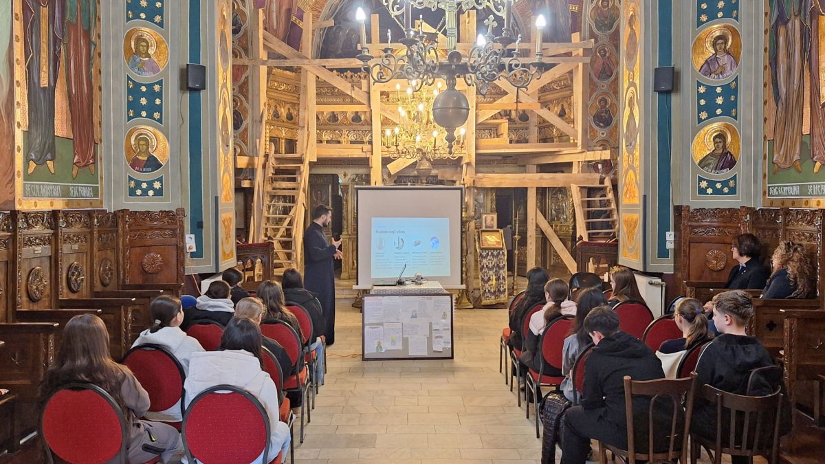 Activități educativ‑religioase la o parohie din București