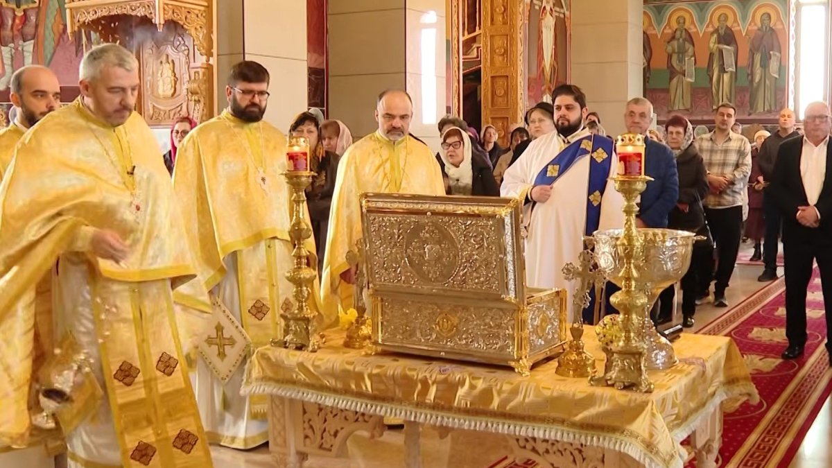 Sfințire de raclă și binecuvântare a lucrărilor la Parohia Tunari