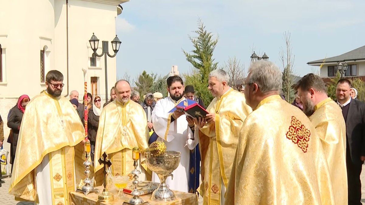 Sfințire de raclă și binecuvântare a lucrărilor la Parohia Tunari