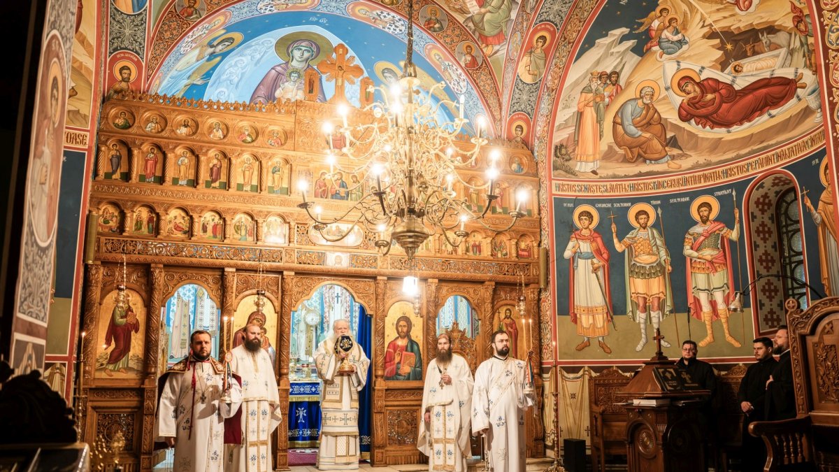 Slujire la paraclisul Catedralei Arhiepiscopale din Suceava