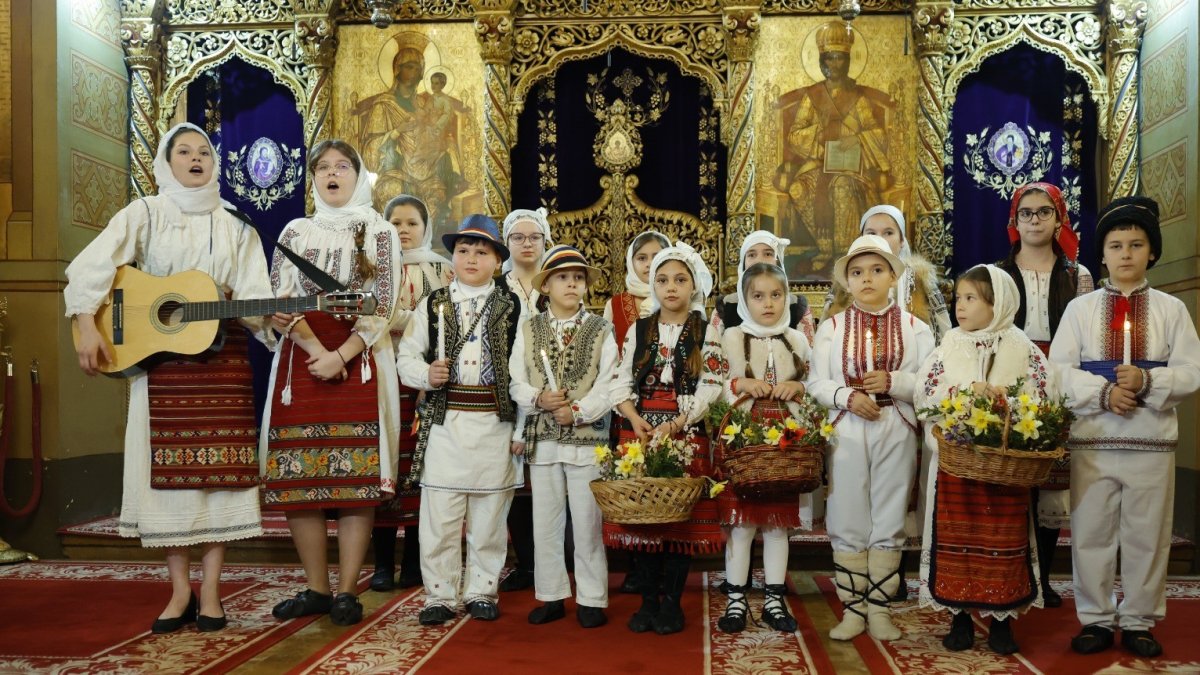 Festivalul‑concurs „Îngerul a strigat”, la Craiova