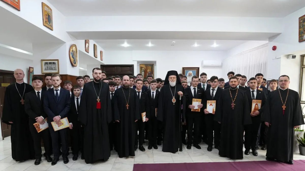 Burse pentru elevii Seminarului Teologic „Sfântul Ioan Gură de Aur” din Slobozia