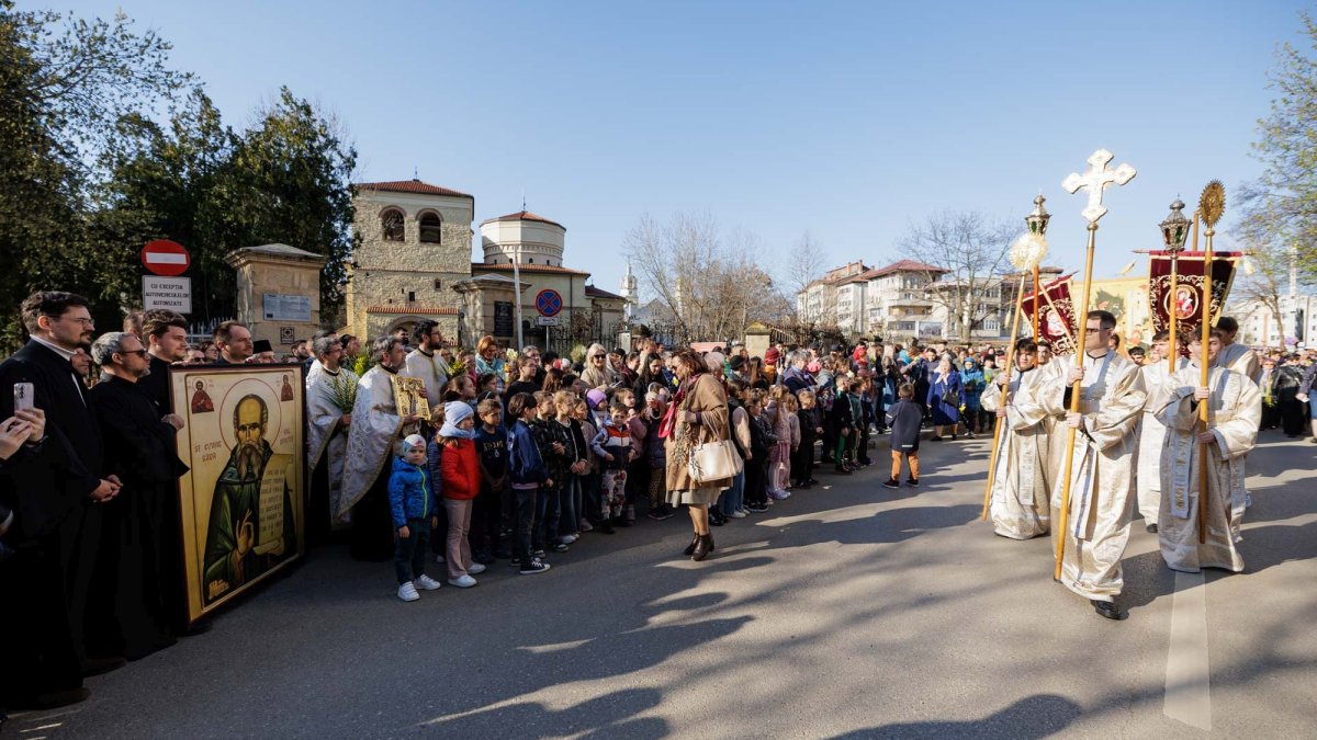 2.500 de credincioși au participat la procesiunea de Florii din Iași