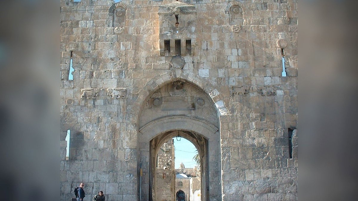 Ierusalimul: între istoria lumii și Lumina Cerului