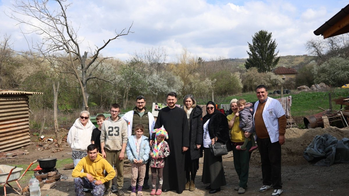 Familii din Prahova ajutate de voluntarii bucureșteni