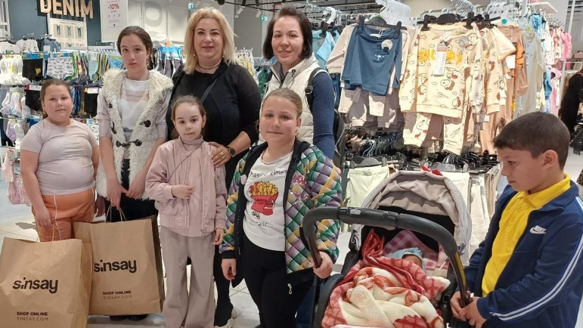Haine noi pentru 26 de copii din Slobozia