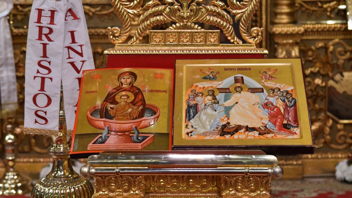 Programul liturgic al sărbătorii Izvorul Tămăduirii la Catedrala Patriarhală „Sfinții Împărați Constantin și Elena” (17 aprilie 2026)