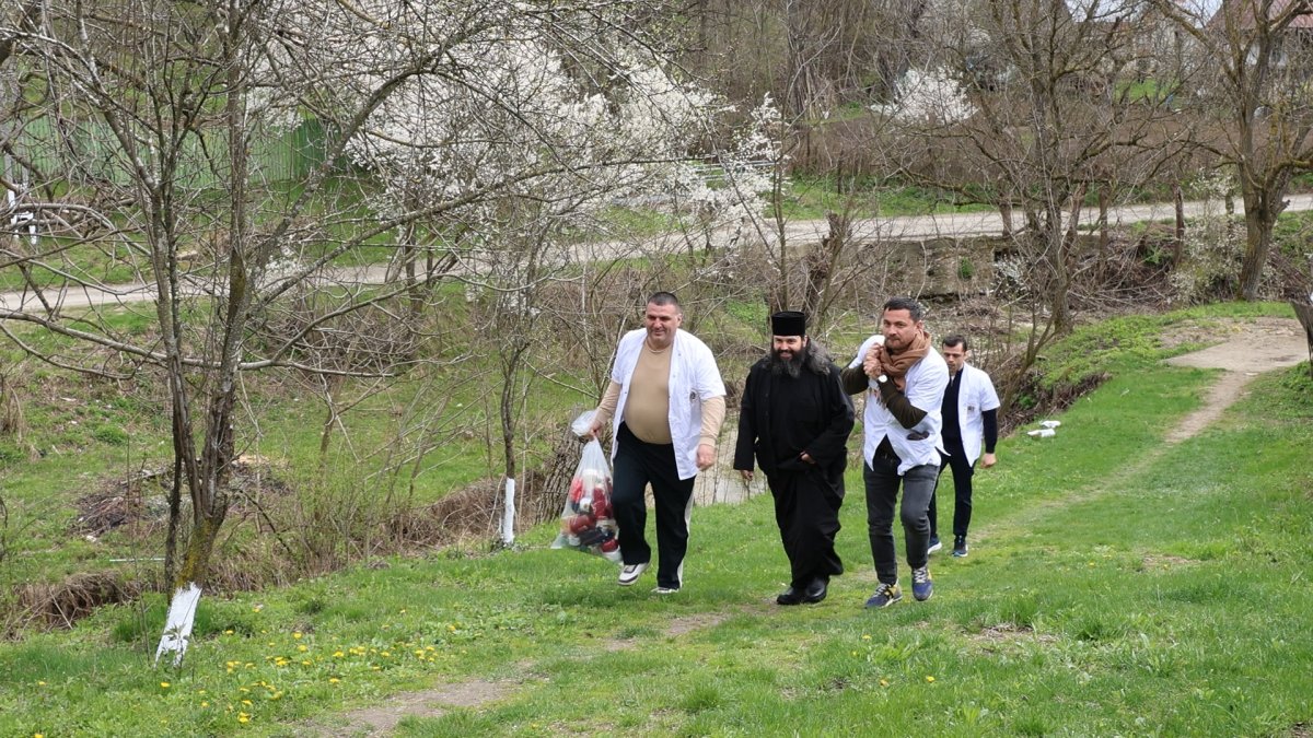 Peste 100 de familii din județul Prahova au primit alimente