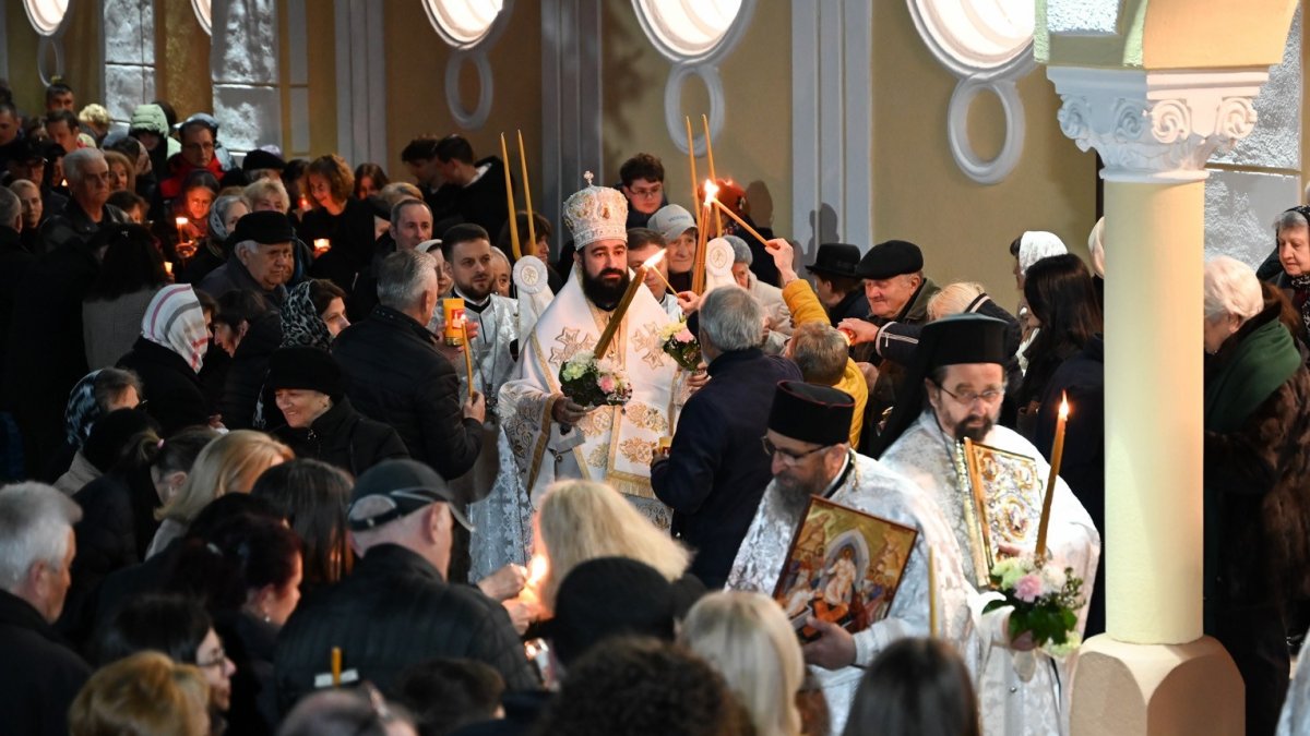 Slujirile ierarhilor hunedoreni la praznicul Învierii Domnului