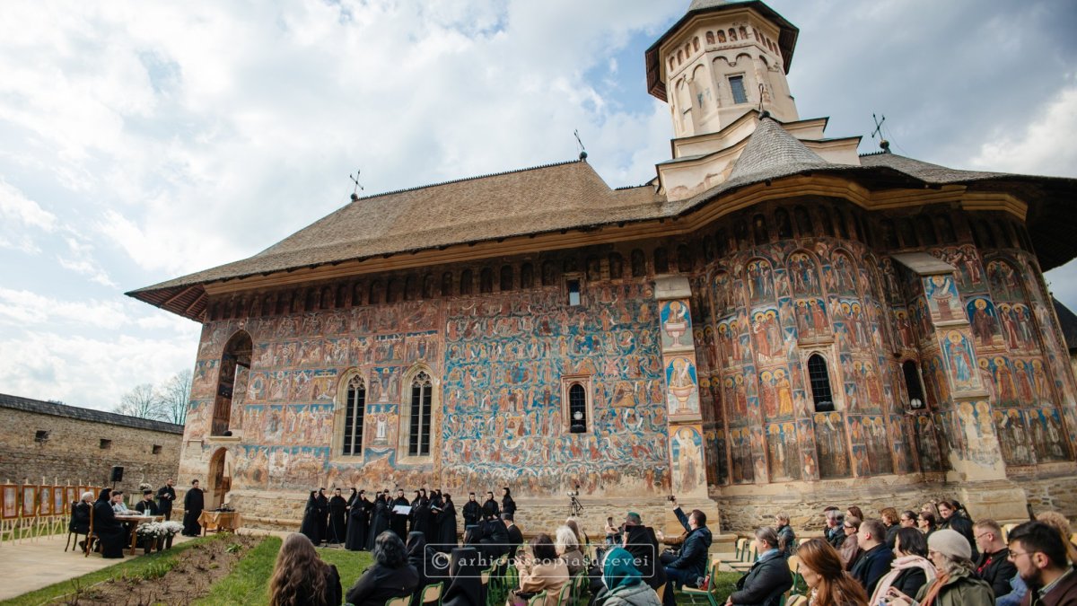 A opta așezare de suflet în tihna „Chindiilor culturale” de la Mănăstirea Moldovița