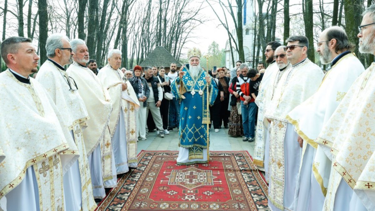 Izvorul Tămăduirii la Mănăstirea Maglavit din Oltenia