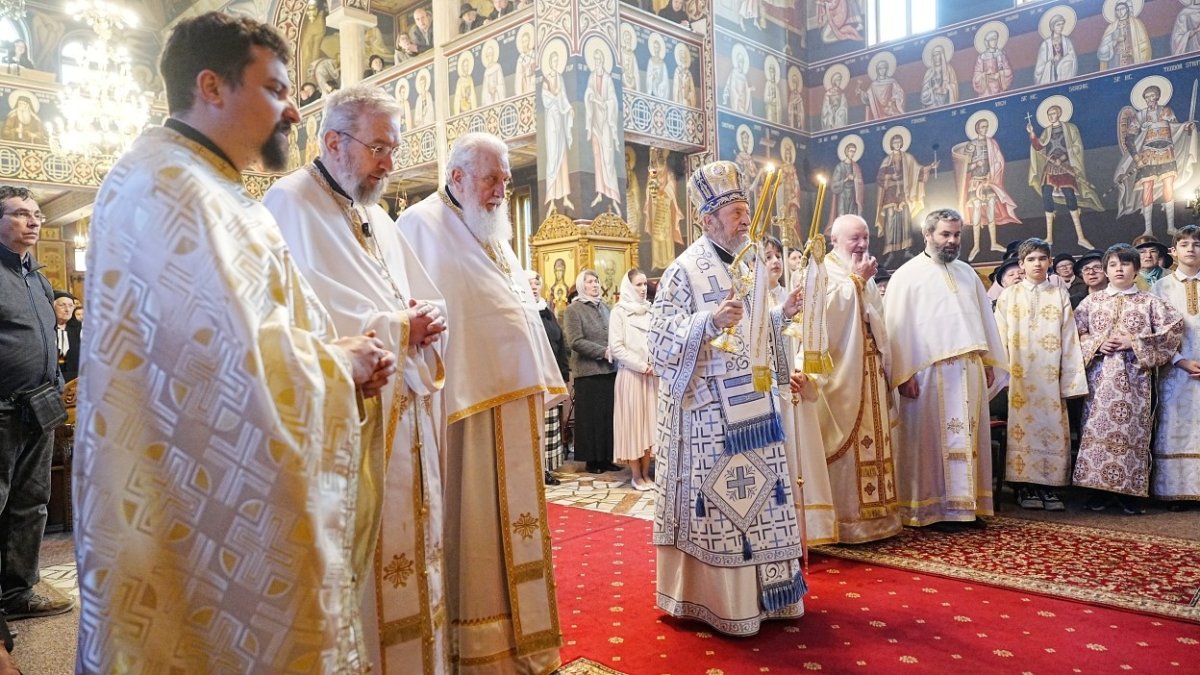 Liturghie arhierească la Sibiu în Duminica Sfântului Apostol Toma