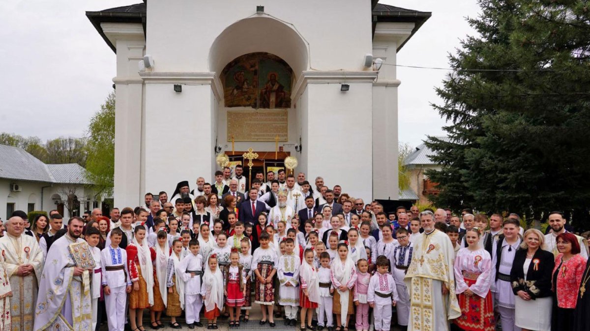 Sărbătoare la Mănăstirea Nucet din județul Dâmbovița