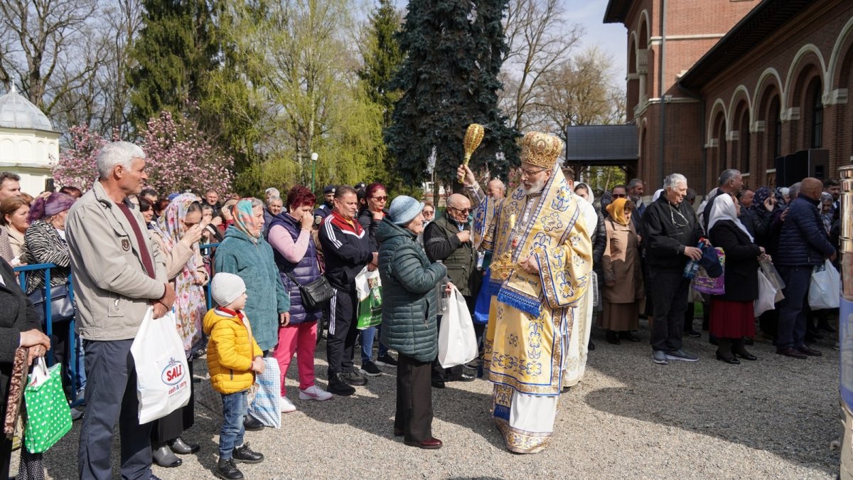 Vinerea Luminată la Curtea de Argeș