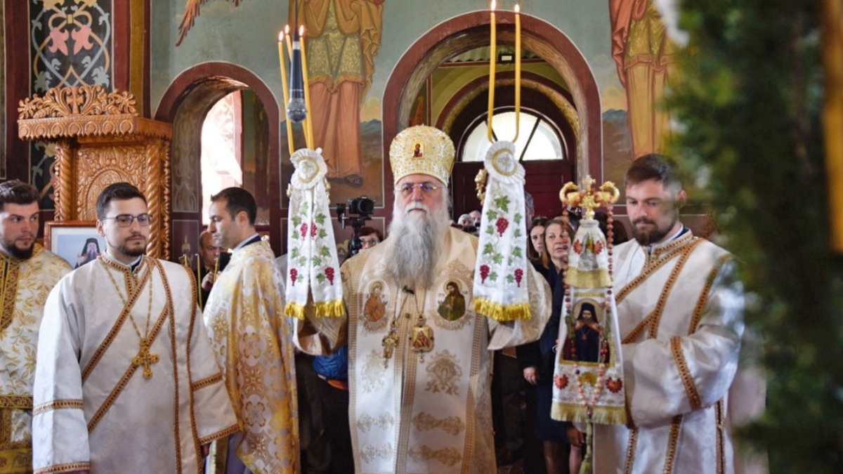 Slujire arhierească într-o comunitate vâlceană