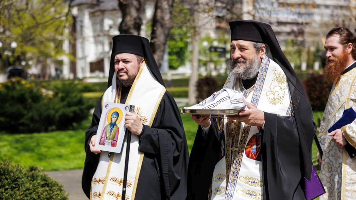 Au fost deshumate moaștele Sfintei Blandina de la Iași