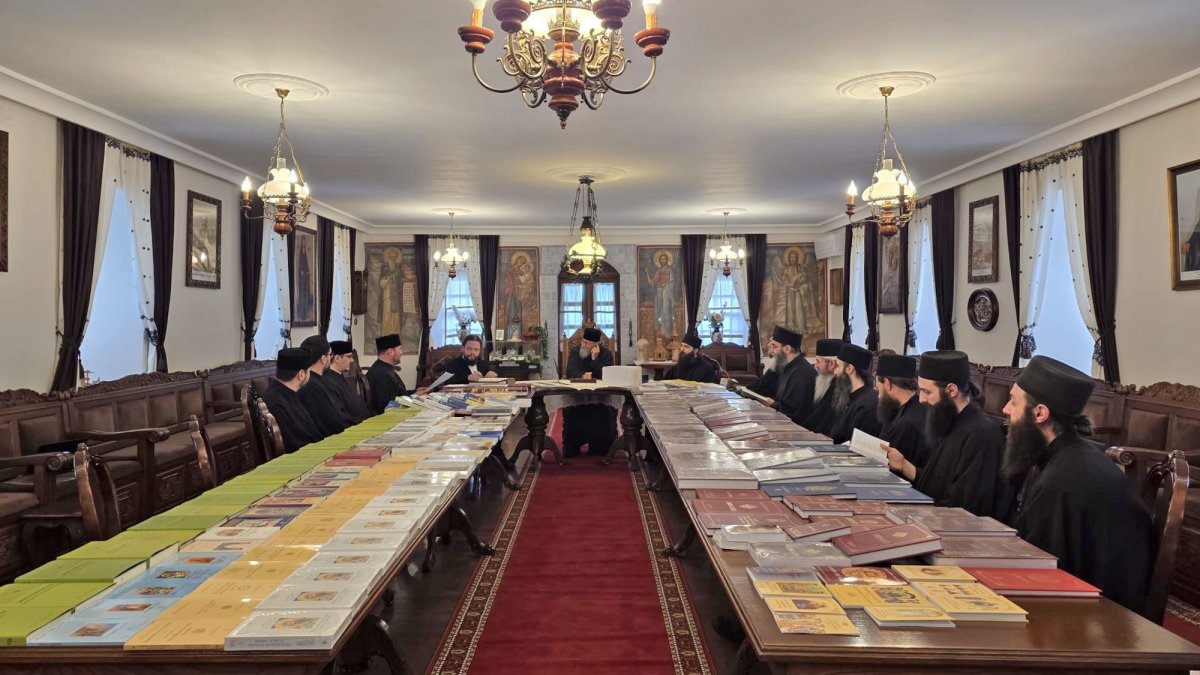 Darurile Patriarhului României pentru călugării români din Athos vor fi transmise periodic