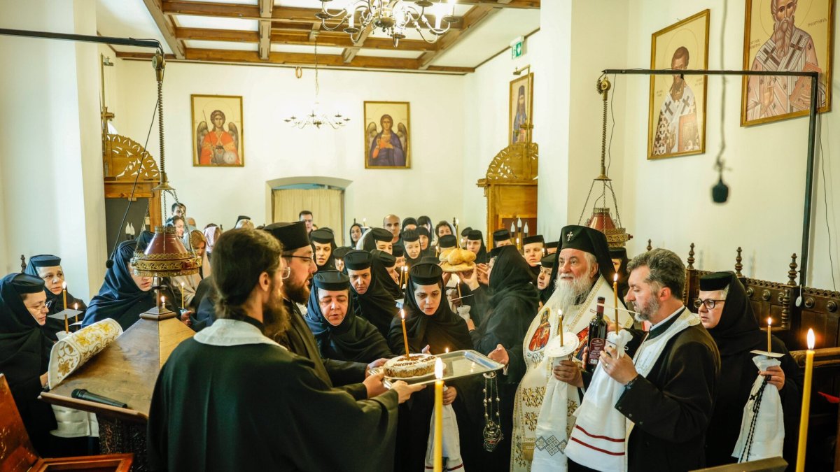 Deshumarea moaștelor Sfintei Cuvioase Antonina de la Tismana