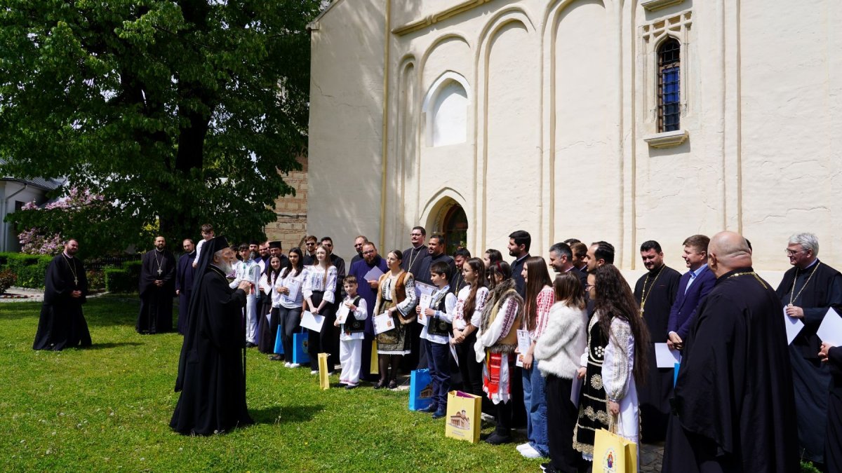 Premierea tinerilor misionari la Mănăstirea Stelea din Târgoviște