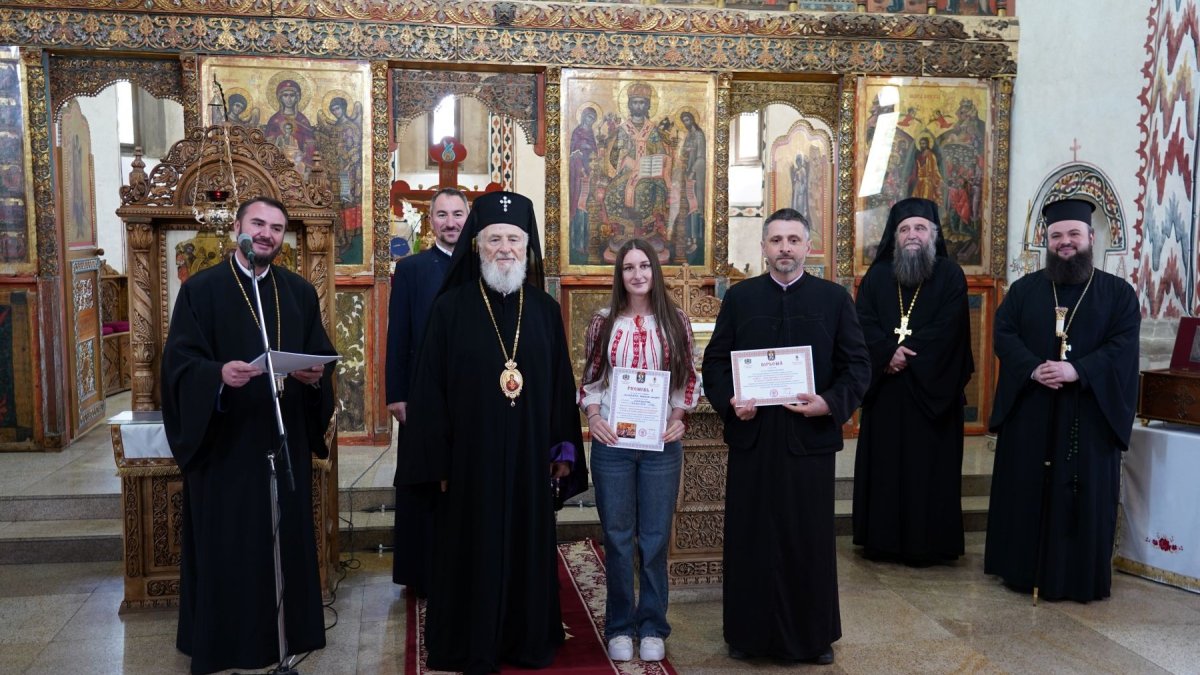 Premierea tinerilor misionari la Mănăstirea Stelea din Târgoviște