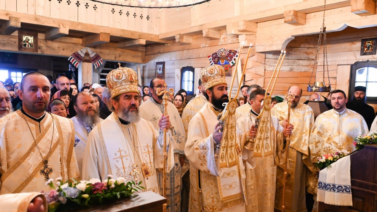 Sărbătoare la Schitul Petrila în Duminica Sfintelor Femei Mironosițe