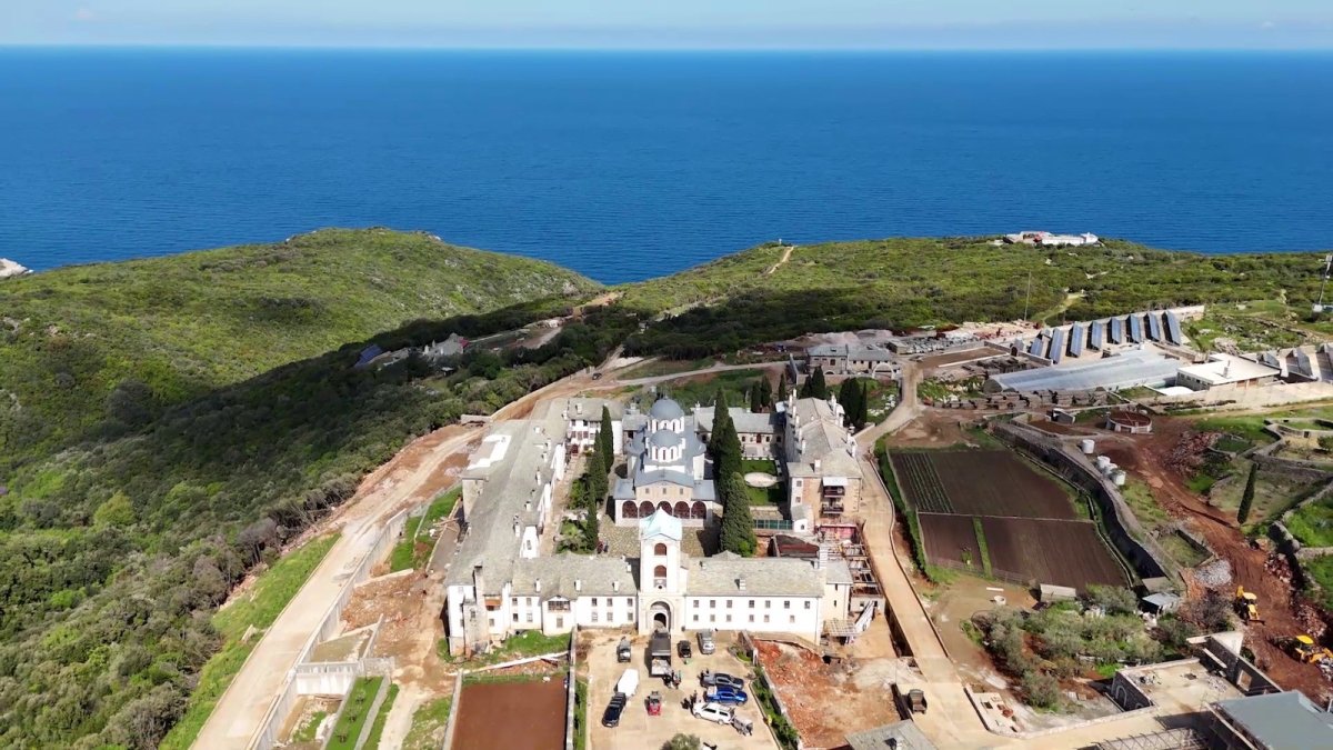 Daruri pentru monahii români aghioriți oferite de Patriarhul României