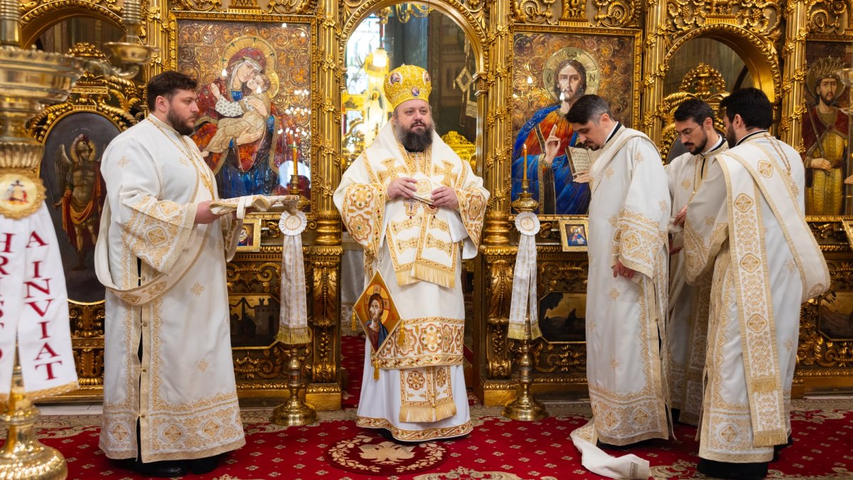Hirotonie întru diacon la Catedrala Patriarhală din București