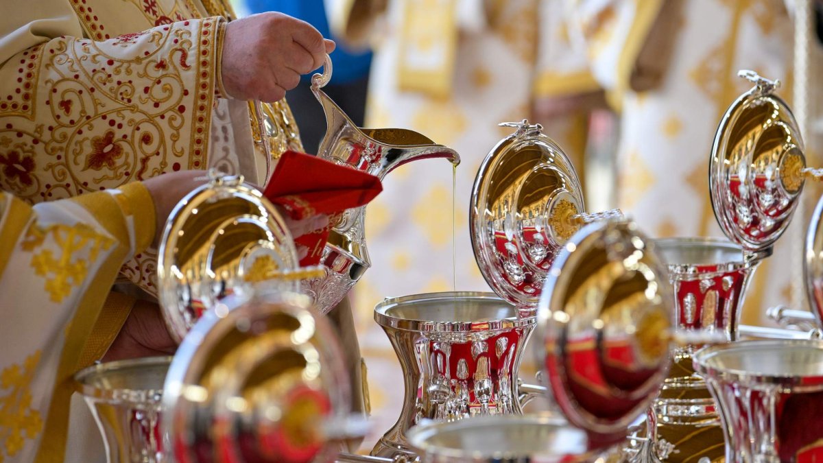 Cât de necesară este actualizarea pastorației familiei creștine cu prilejul administrării  Sfintei Taine a Mirungerii?