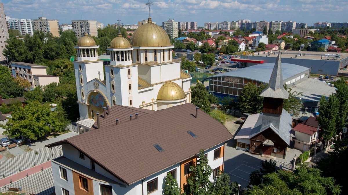 În slujba oamenilor