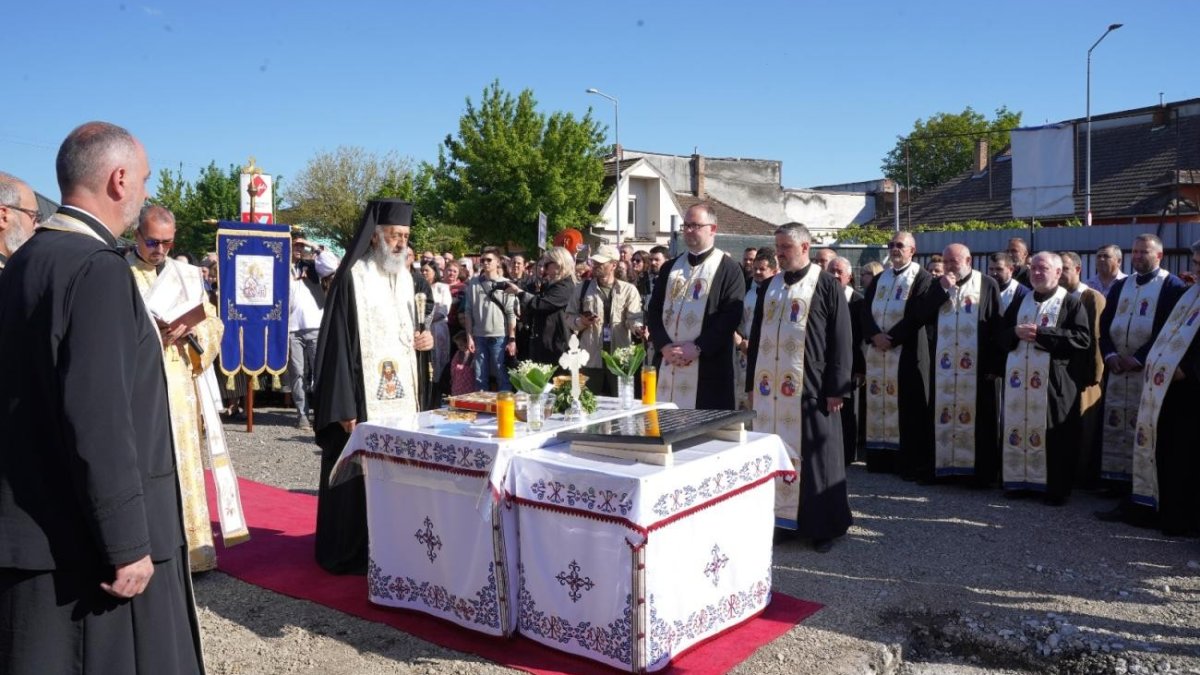 Slujba punerii pietrei de temelie a noii biserici din Parohia Târgu Mureș IX