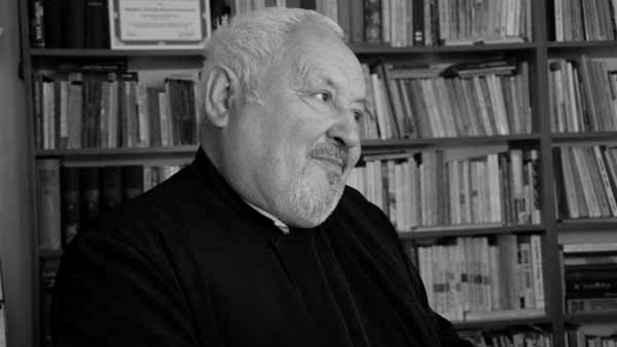 Părintele Florin Bucescu - chip al nobleței unei generații de altădată și păstrător al frumuseții cântării 
