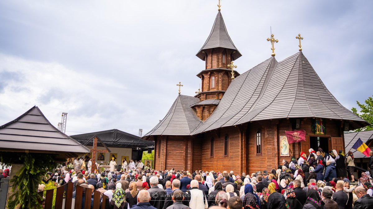 Întreită sărbătoare la Parohia „Sfinții Împărați Constantin și Elena” - Straja II