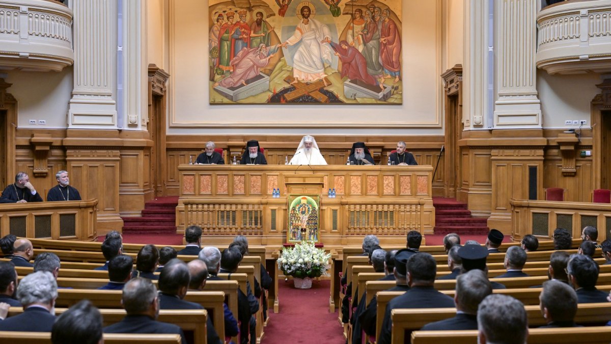 Familia creştină - „Biserica de acasă şi prima şcoală a credinţei şi a iubirii darnice”