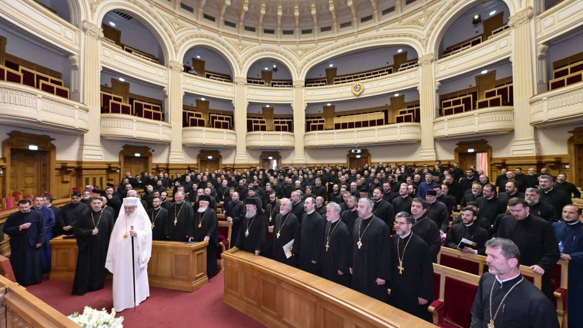 Clericii din județul Prahova s-au reunit la Palatul Patriarhiei din București
