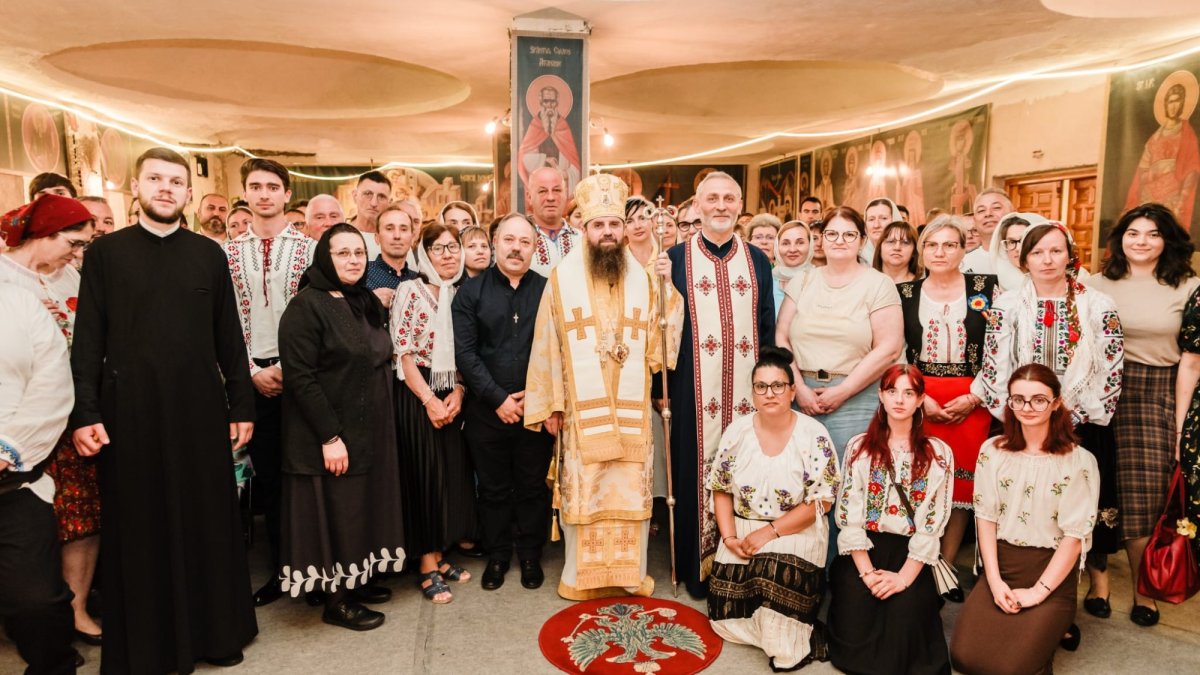 Preasfințitul Părinte Benedict, în mijlocul românilor din Valdemoro, Spania
