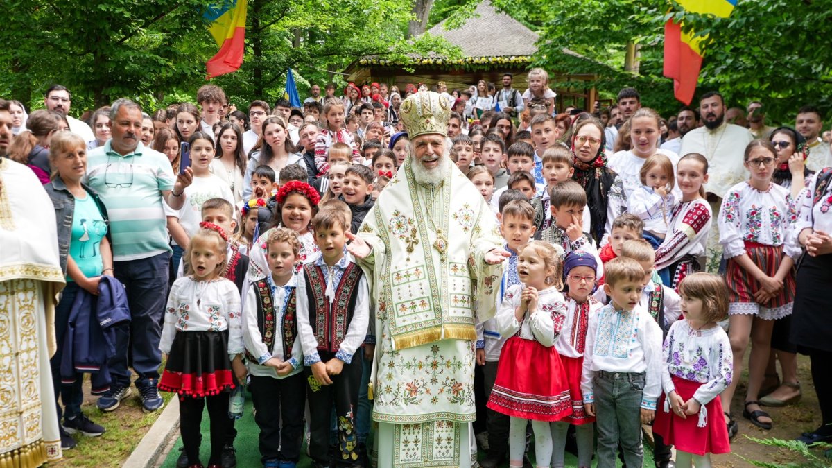 Sărbătoarea tinerilor la Mănăstirea Buciumeni