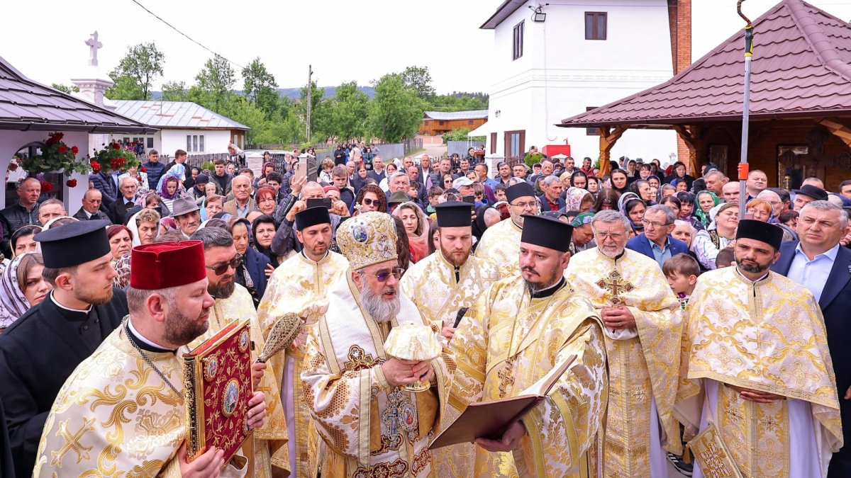 Sfinţirea unei biserici din județul Vrancea