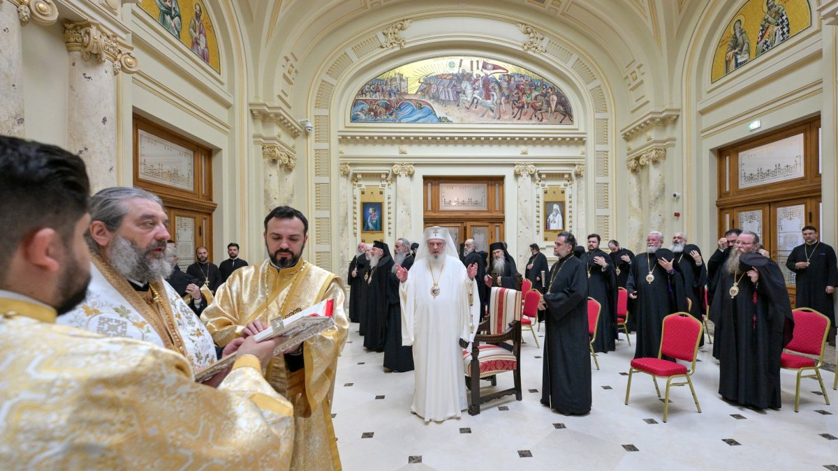 Întrunirea Sfântului Sinod la Palatul Patriarhiei