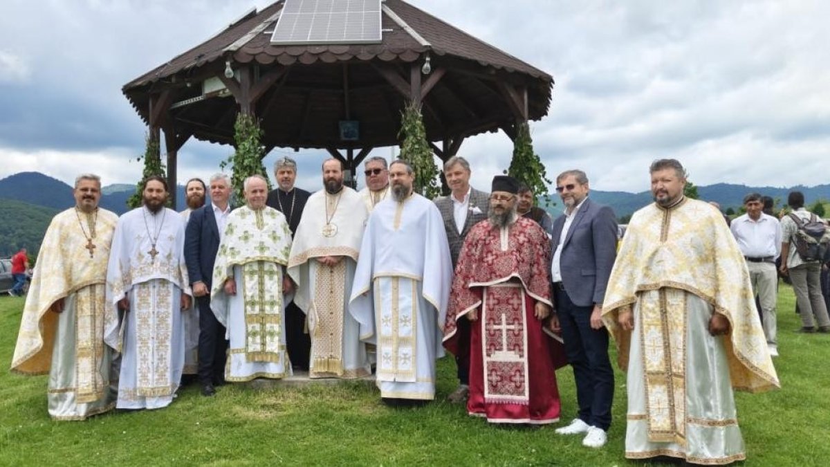 A fost reînființat Schitul Lapoș din județul Bacău