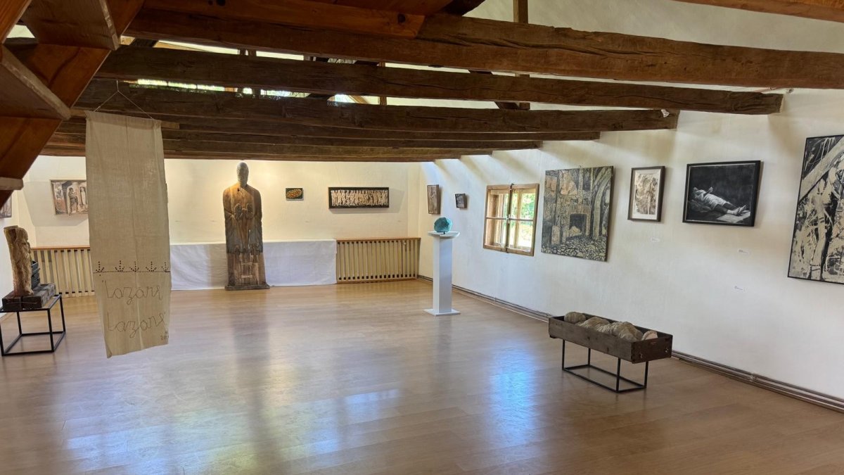 Expoziție inedită la Parohia „Sfântul Nicolae” din municipiul Câmpina, județul Prahova