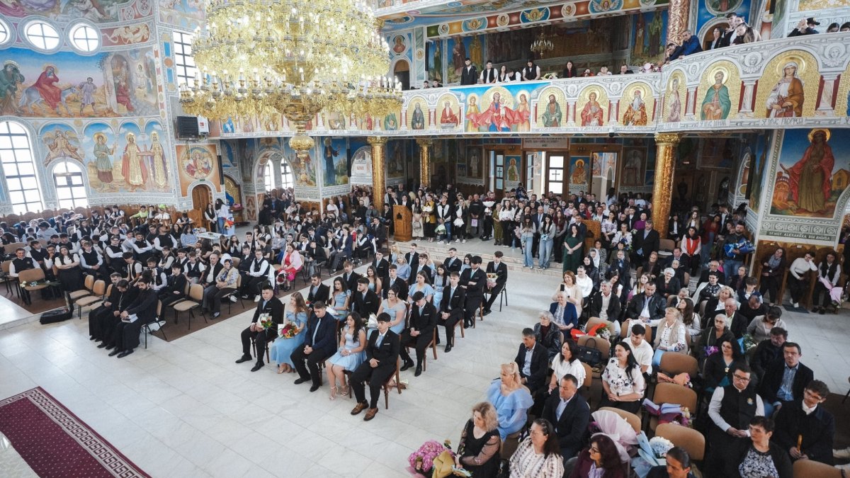 Festivitate de absolvire la Liceul Ortodox „Sfântul Nicolae” din Zalău