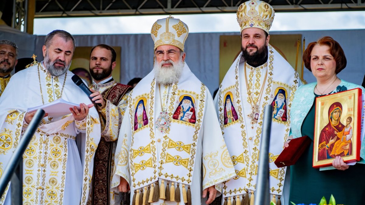 O „poartă către Cer” sfințită în Protopopiatul Onești