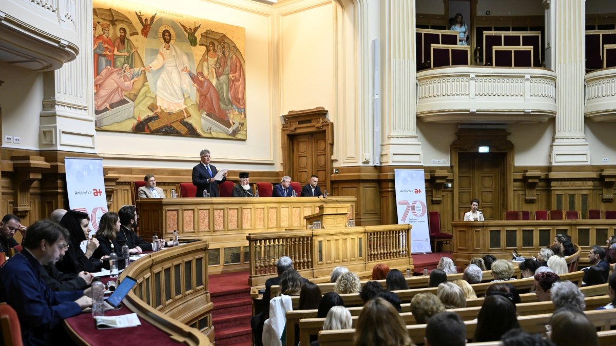 Conferință pe teme medicale și duhovnicești la Palatul Patriarhiei